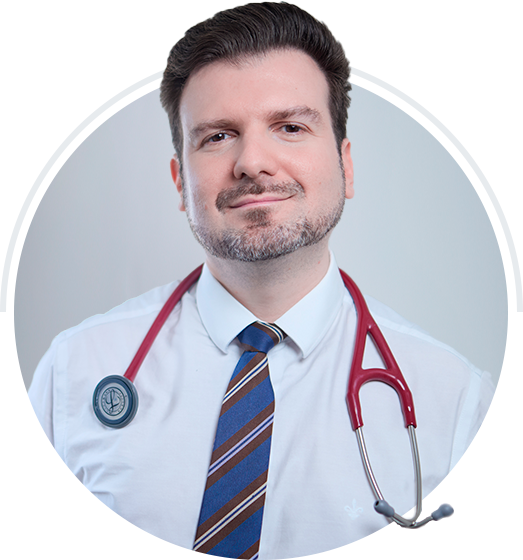 Dr. Leonardo Bianchi, cardiologista, de jaleco e estetoscópio